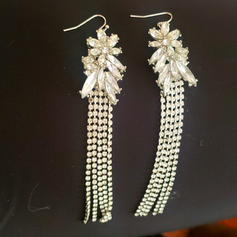 Gorgeous luxurious Crystal Rhinestone pierced earrings, dangle - Picture 1 of 4